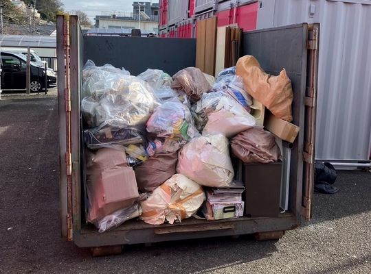 厚木市 コンテナ内の不用品回収に行ってきました！ 定期回収もお任せください！